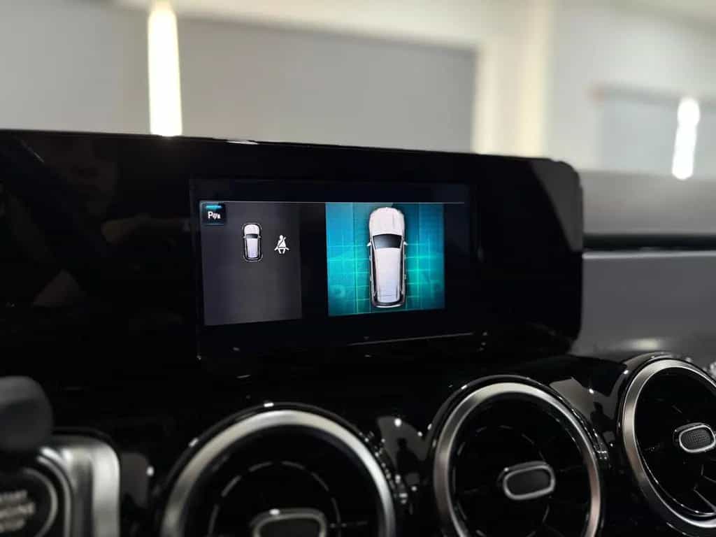 Mercedes-Benz GLB 200 d 8G PANORAMA*AHK*CARPLAY*NAVI*8xBEREIFT 04/2022-photo-28