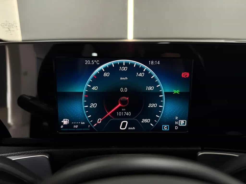 Mercedes-Benz GLB 200 d 8G PANORAMA*AHK*CARPLAY*NAVI*8xBEREIFT 04/2022-photo-29