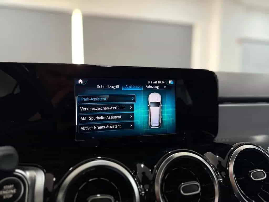 Mercedes-Benz GLB 200 d 8G PANORAMA*AHK*CARPLAY*NAVI*8xBEREIFT 04/2022-photo-33