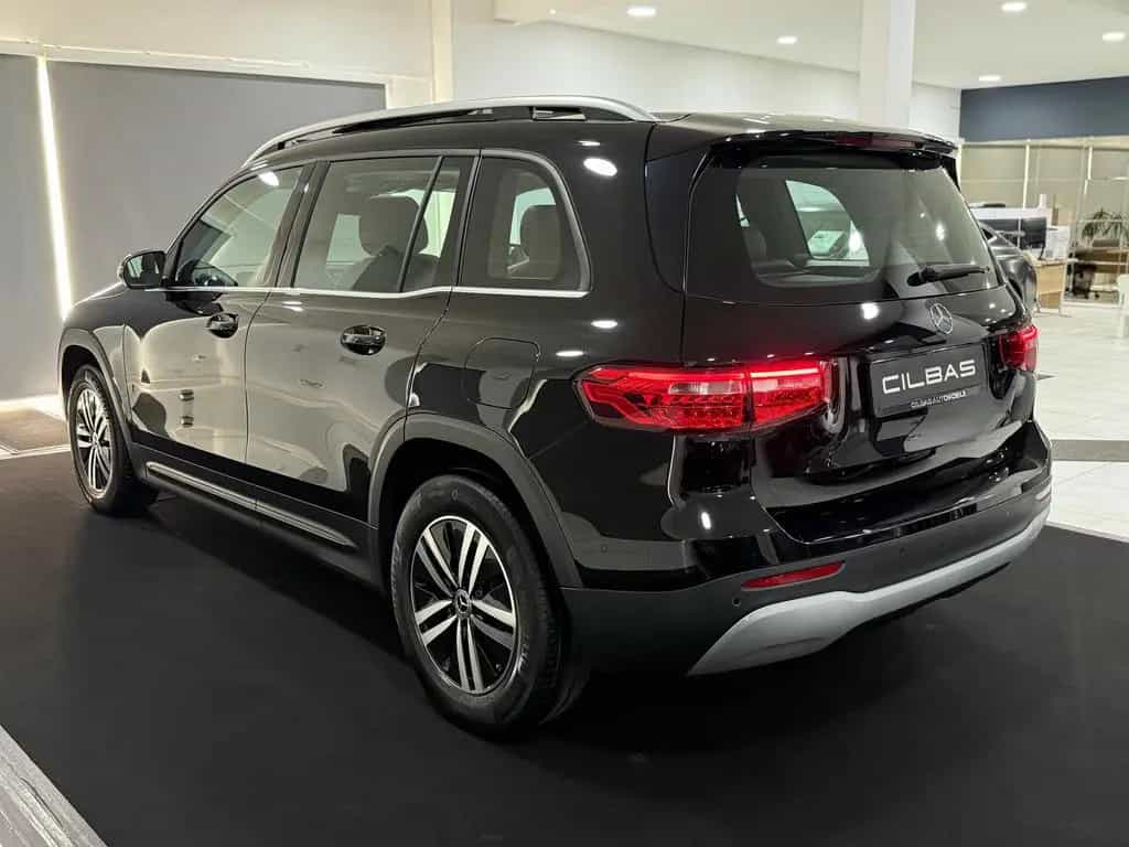 Mercedes-Benz GLB 200 d 8G PANORAMA*AHK*CARPLAY*NAVI*8xBEREIFT 04/2022-photo-7