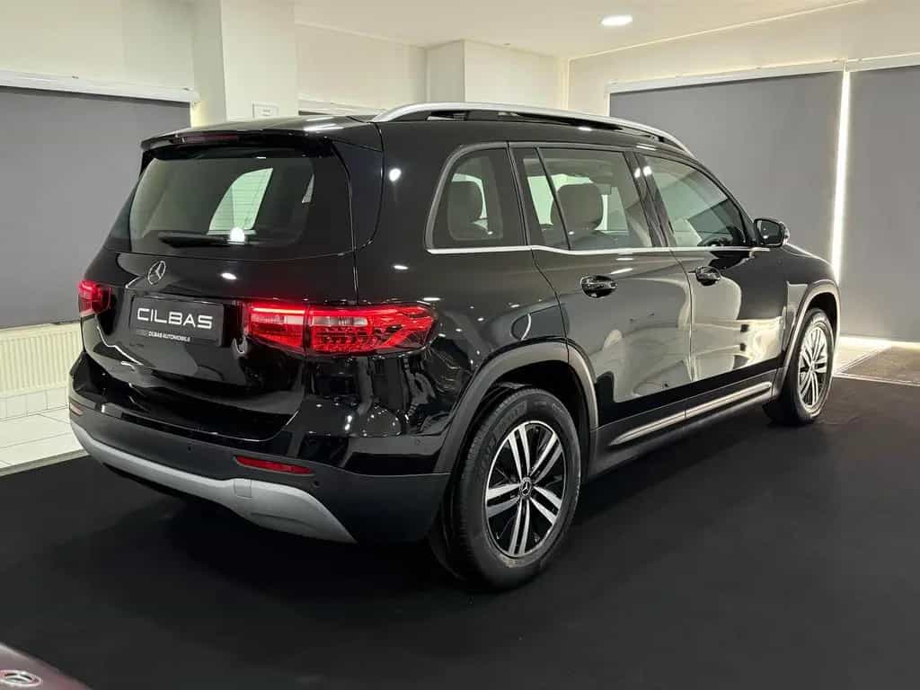 Mercedes-Benz GLB 200 d 8G PANORAMA*AHK*CARPLAY*NAVI*8xBEREIFT 04/2022-photo-9