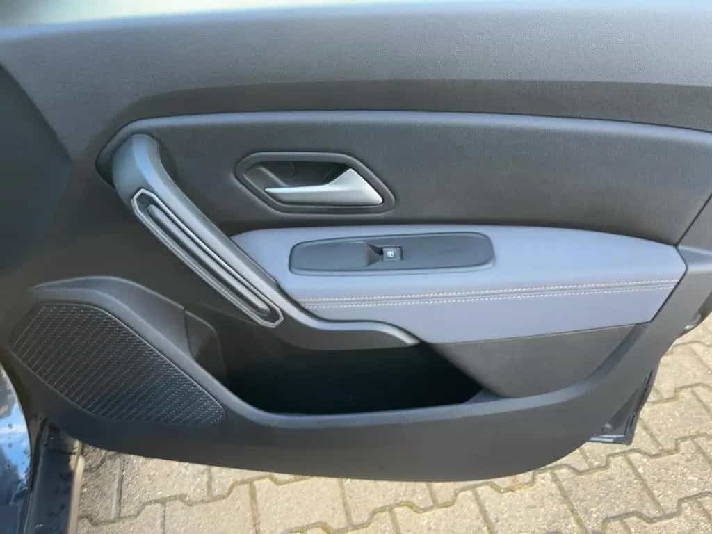 Dacia Duster Extreme TCe 150 EDC +Automatik+PDC hinten 12/2024-photo-19