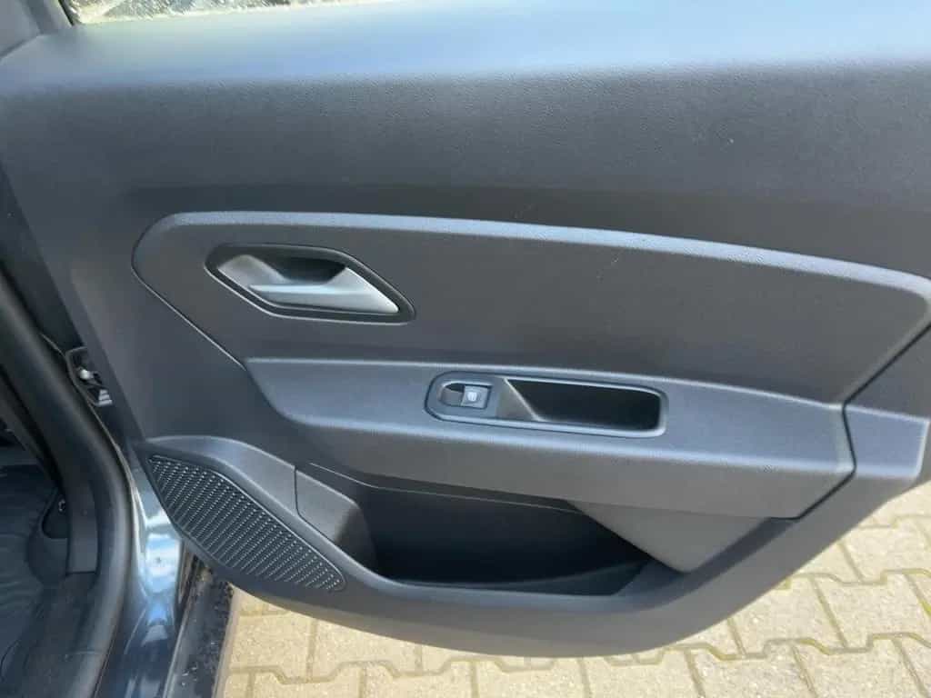 Dacia Duster Extreme TCe 150 EDC +Automatik+PDC hinten 12/2024-photo-22
