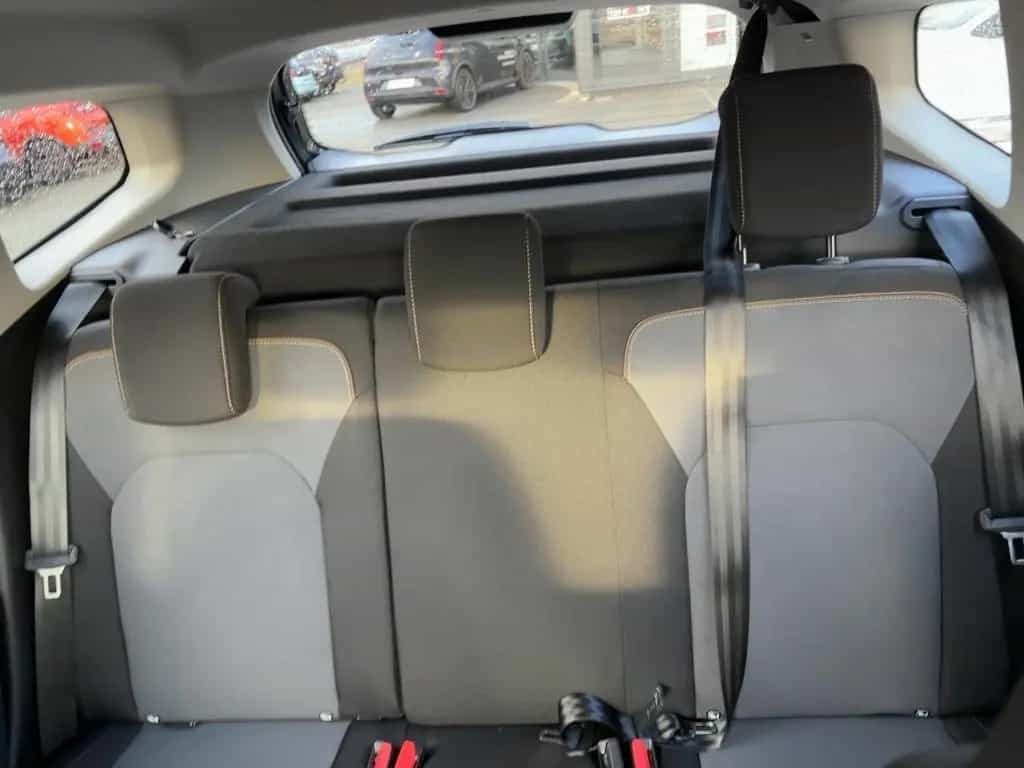 Dacia Duster Extreme TCe 150 EDC +Automatik+PDC hinten 12/2024-photo-35