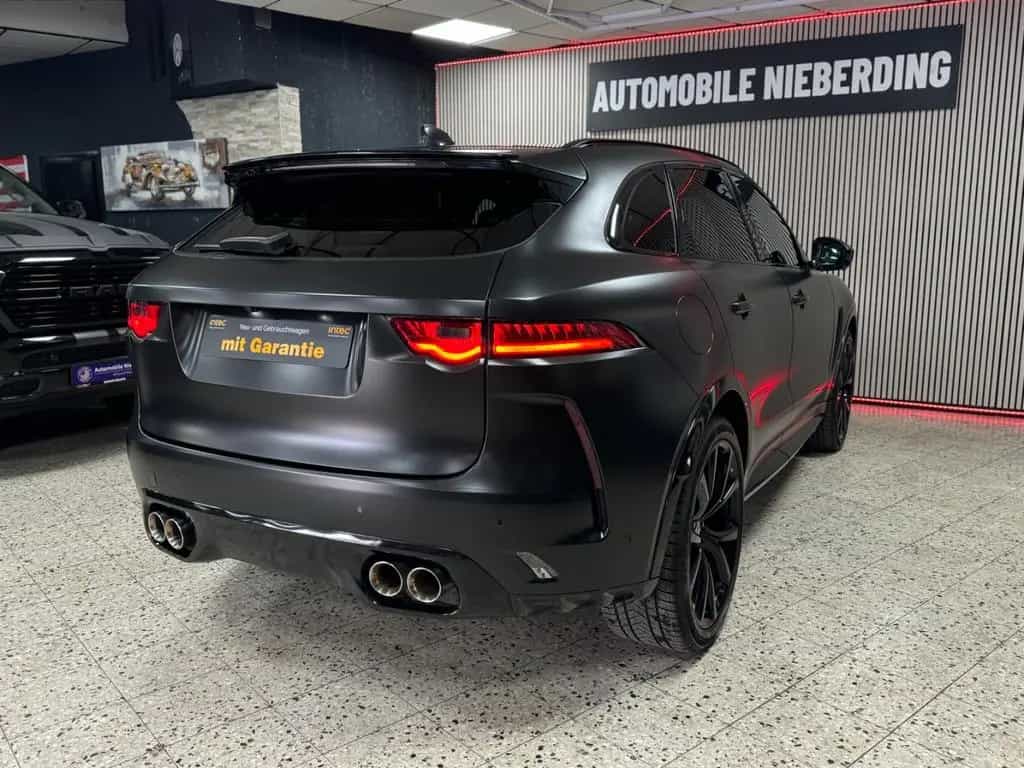 Jaguar F-Pace SVR AWD 5.0 V8 / Pano / HUD / ACC / 360° 12/2019-photo-11