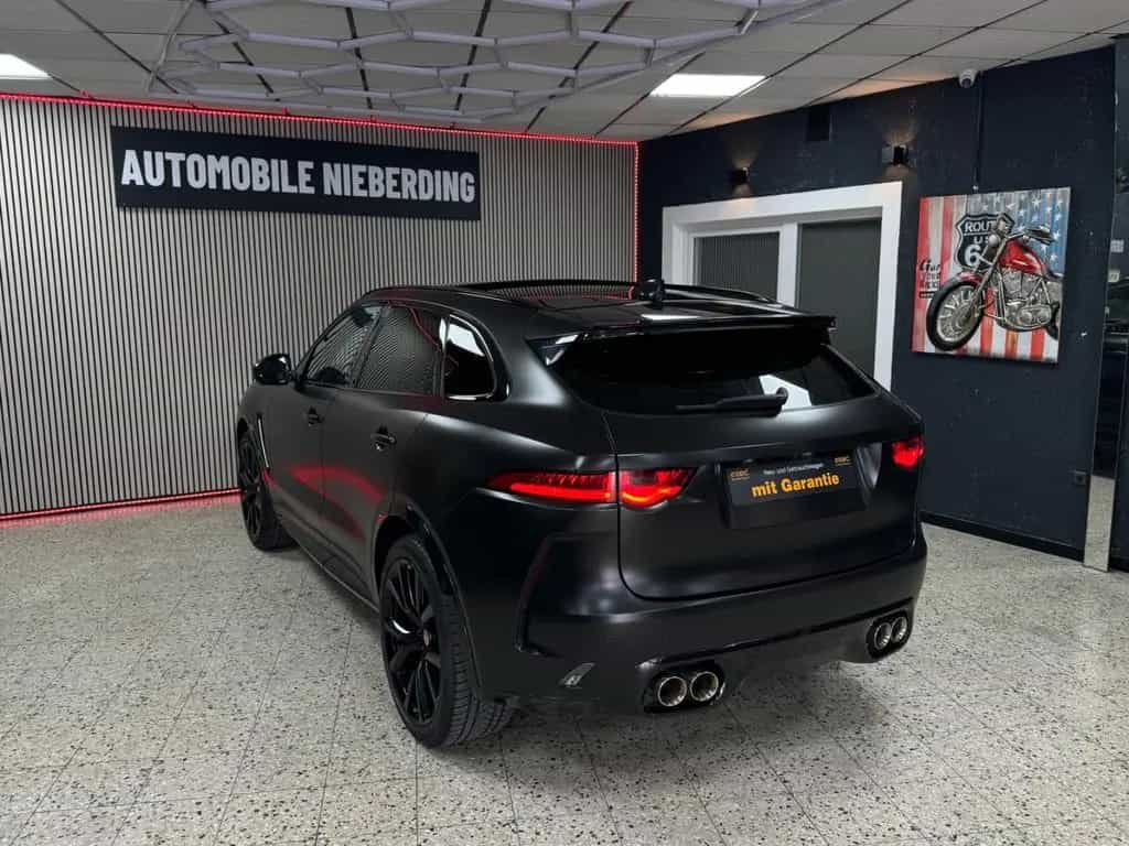 Jaguar F-Pace SVR AWD 5.0 V8 / Pano / HUD / ACC / 360° 12/2019-photo-12