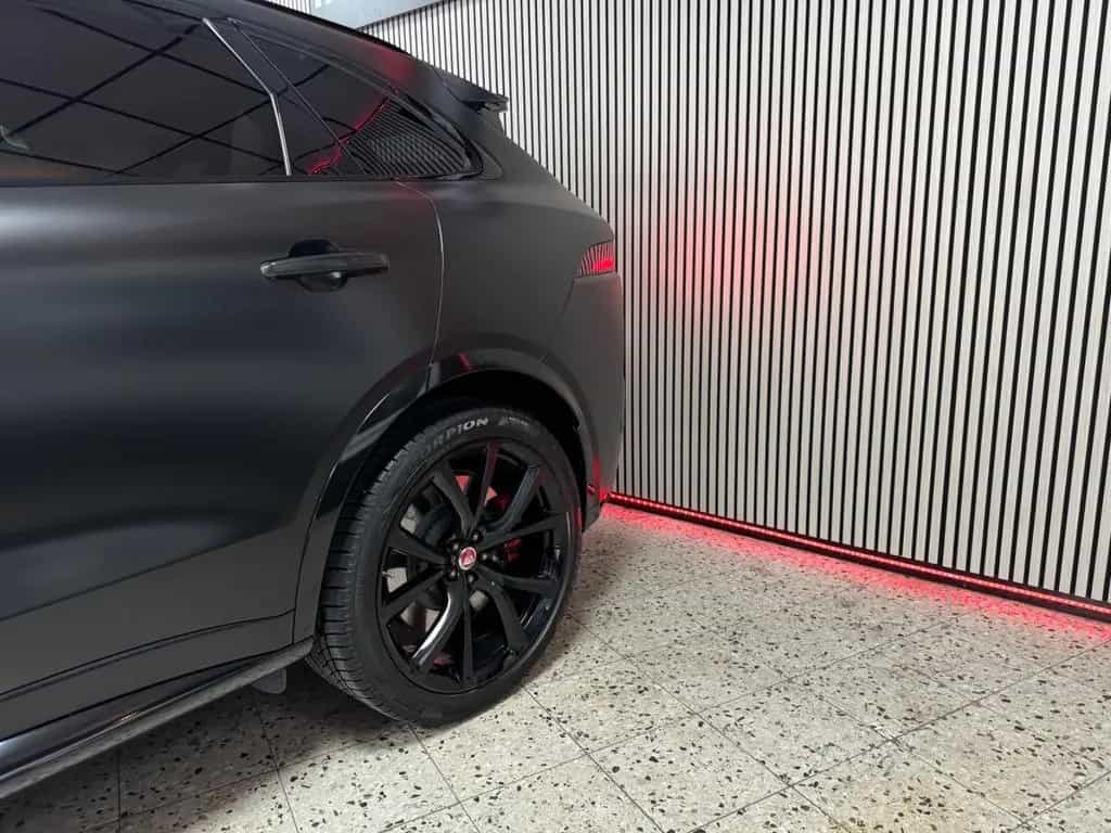 Jaguar F-Pace SVR AWD 5.0 V8 / Pano / HUD / ACC / 360° 12/2019-photo-14