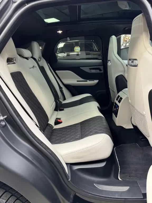 Jaguar F-Pace SVR AWD 5.0 V8 / Pano / HUD / ACC / 360° 12/2019-photo-27