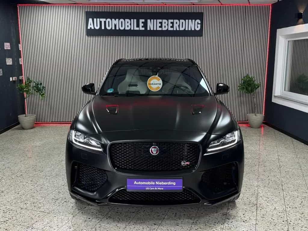 Jaguar F-Pace SVR AWD 5.0 V8 / Pano / HUD / ACC / 360° 12/2019-photo-2