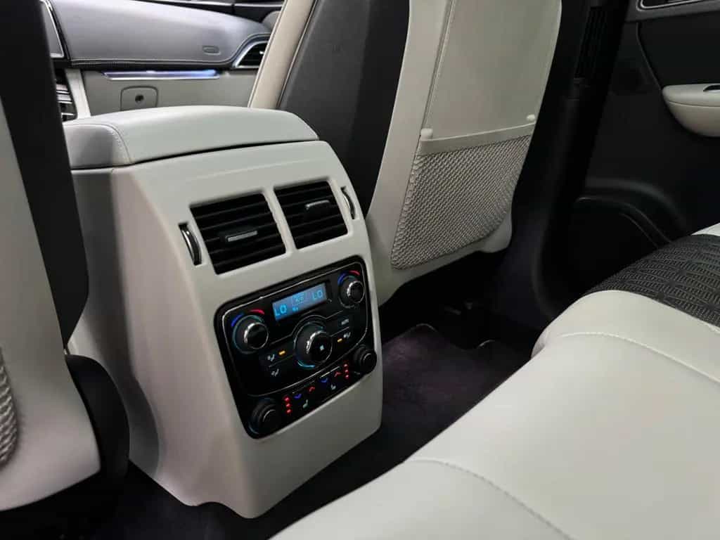 Jaguar F-Pace SVR AWD 5.0 V8 / Pano / HUD / ACC / 360° 12/2019-photo-47