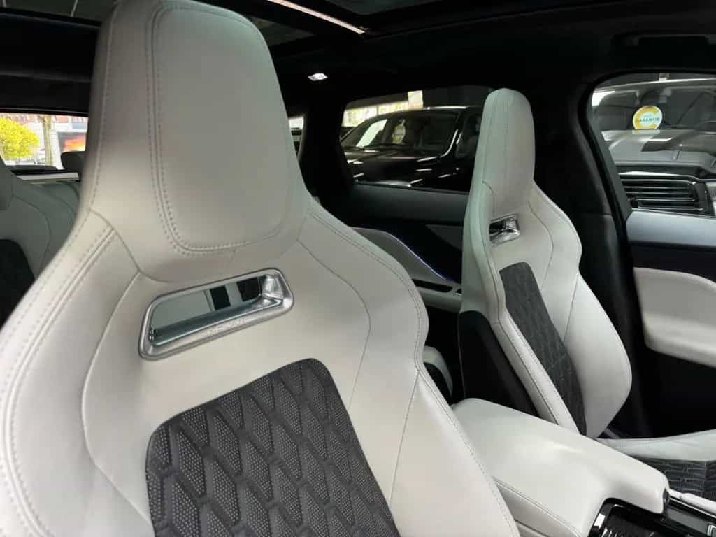 Jaguar F-Pace SVR AWD 5.0 V8 / Pano / HUD / ACC / 360° 12/2019-photo-48