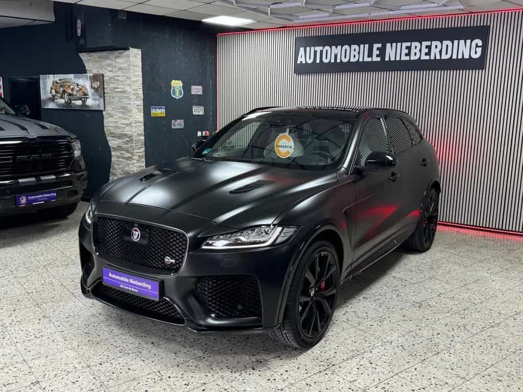 Jaguar F-Pace SVR AWD 5.0 V8 / Pano / HUD / ACC / 360° 12/2019-photo-4