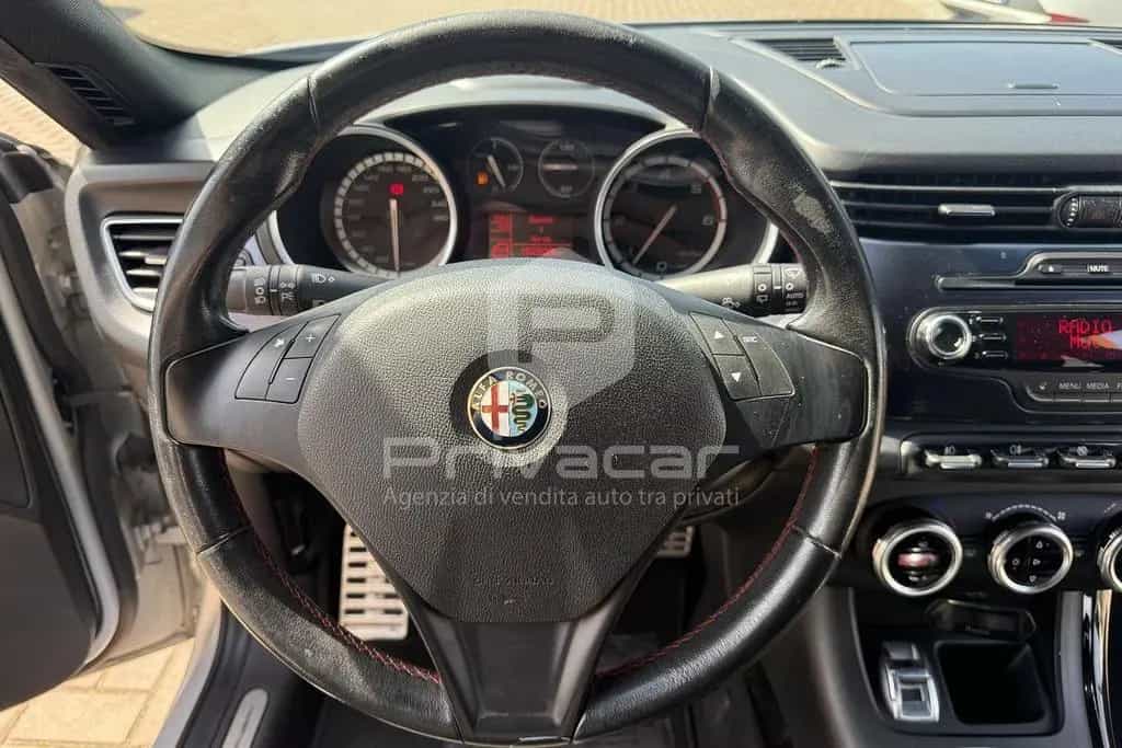 Alfa Romeo Giulietta ROMEO Giulietta 2.0 JTDm-2 140 CV Distincti 09/2012-photo-10