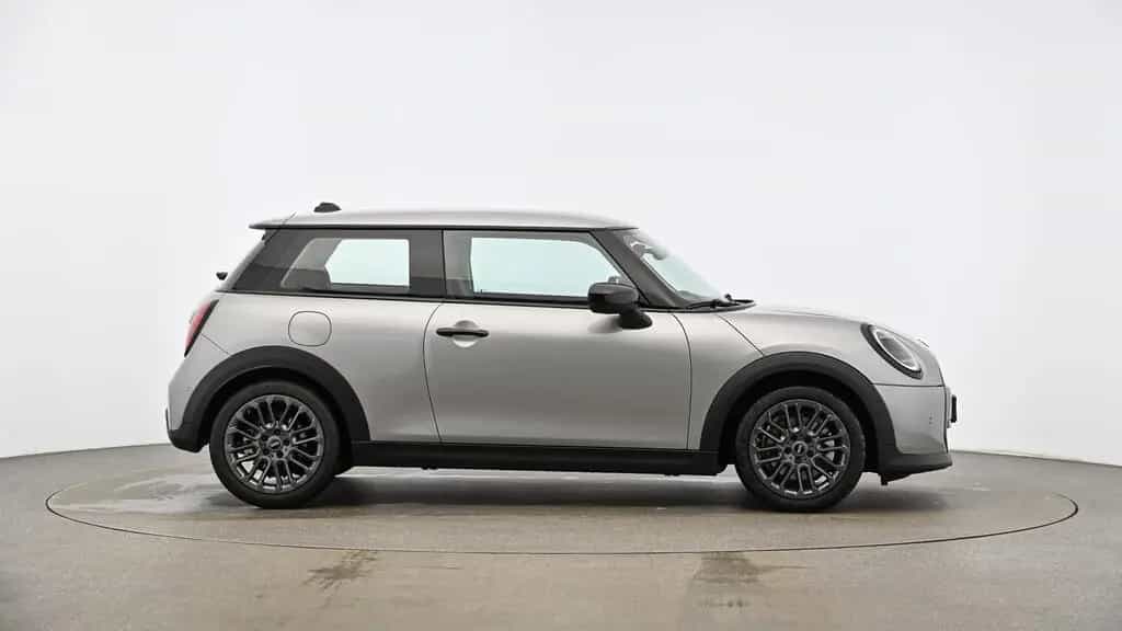 MINI Cooper C 11/2024-photo-3