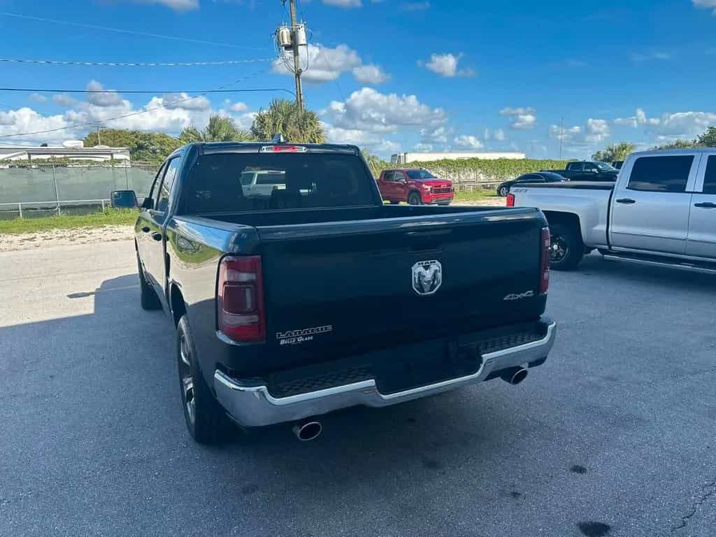 Dodge RAM 1500 Larami4x4 CrewCab unfallfrei im Vorlauf 07/2024-photo-1