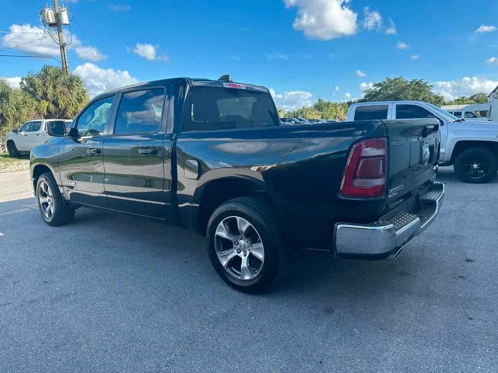 Dodge RAM 1500 Larami4x4 CrewCab unfallfrei im Vorlauf 07/2024-photo-2
