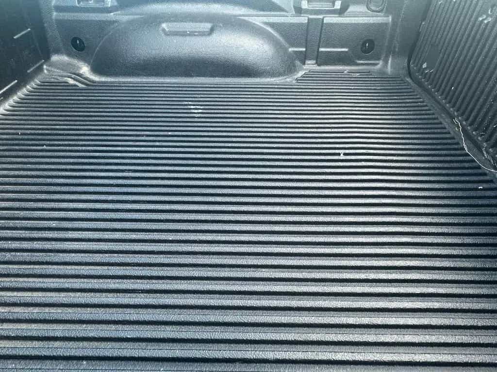 Dodge RAM 1500 Larami4x4 CrewCab unfallfrei im Vorlauf 07/2024-photo-21