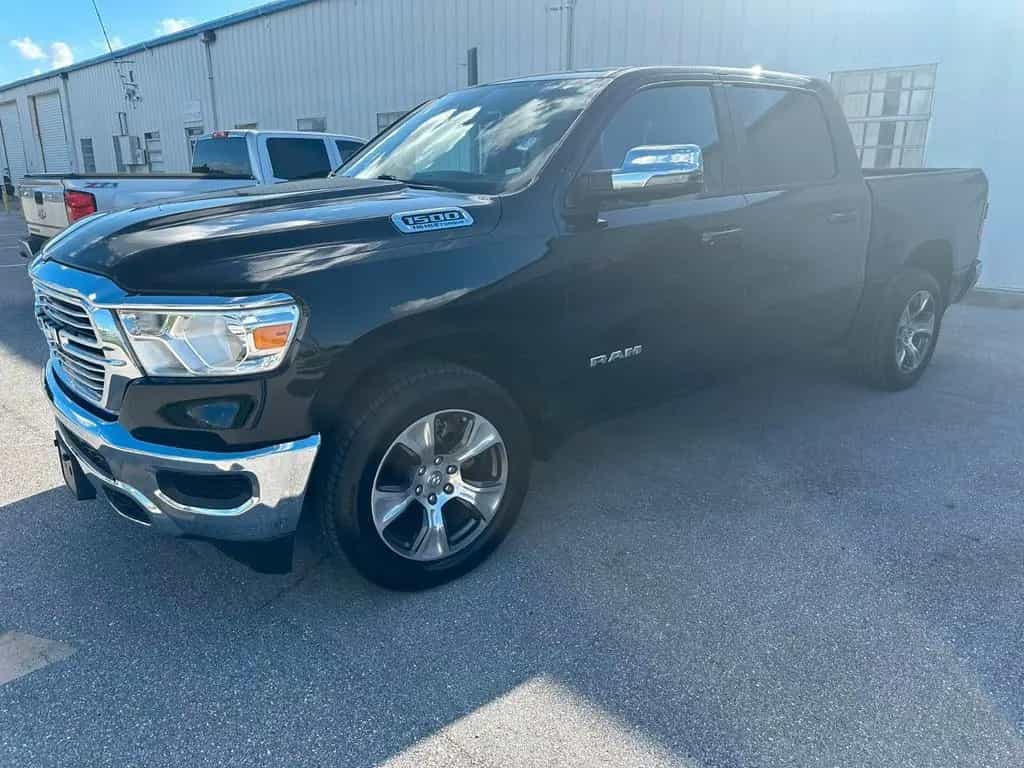 Dodge RAM 1500 Larami4x4 CrewCab unfallfrei im Vorlauf 07/2024-photo-3