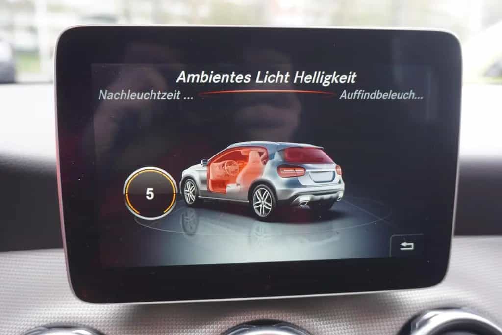 Mercedes-Benz GLA-Class 180 Urban LED Navi Tempomat AHK Keyless-Go 01/2018-photo-14
