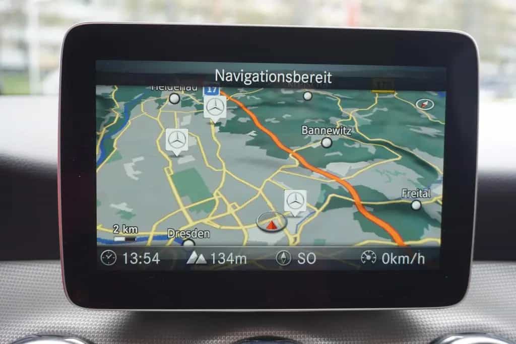 Mercedes-Benz GLA-Class 180 Urban LED Navi Tempomat AHK Keyless-Go 01/2018-photo-15