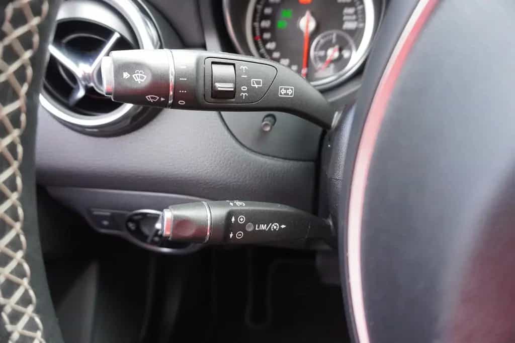 Mercedes-Benz GLA-Class 180 Urban LED Navi Tempomat AHK Keyless-Go 01/2018-photo-23
