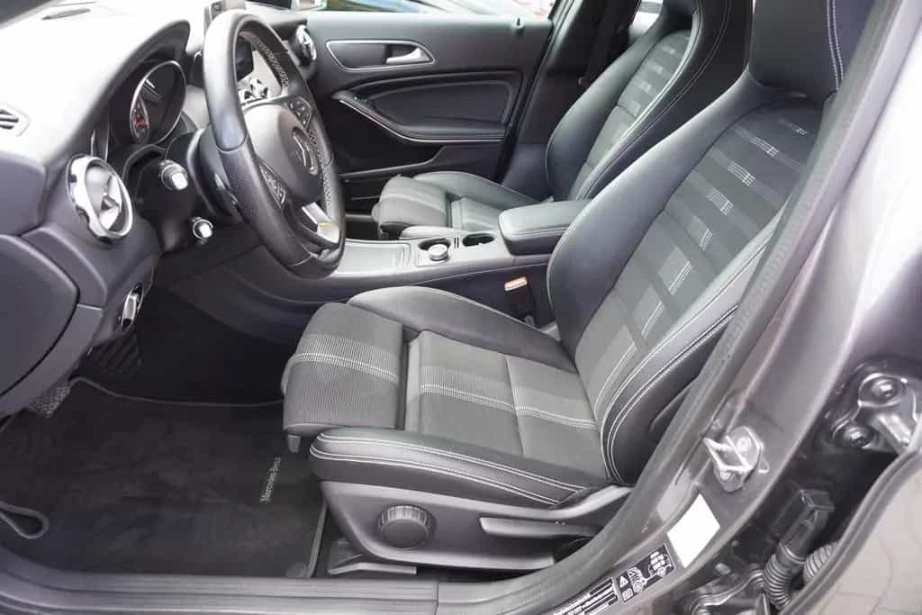 Mercedes-Benz GLA-Class 180 Urban LED Navi Tempomat AHK Keyless-Go 01/2018-photo-27