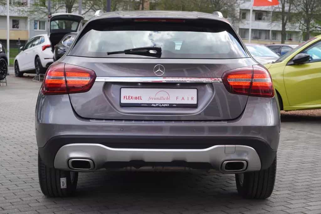 Mercedes-Benz GLA-Class 180 Urban LED Navi Tempomat AHK Keyless-Go 01/2018-photo-4