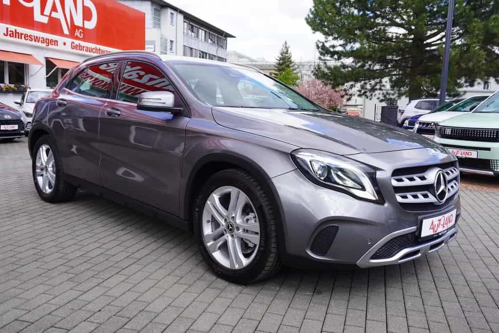 Mercedes-Benz GLA-Class 180 Urban LED Navi Tempomat AHK Keyless-Go 01/2018-photo-7