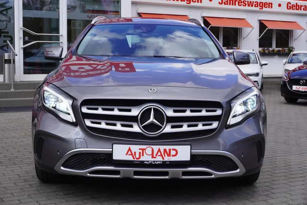 Mercedes-Benz GLA-Class 180 Urban LED Navi Tempomat AHK Keyless-Go 01/2018-photo-8