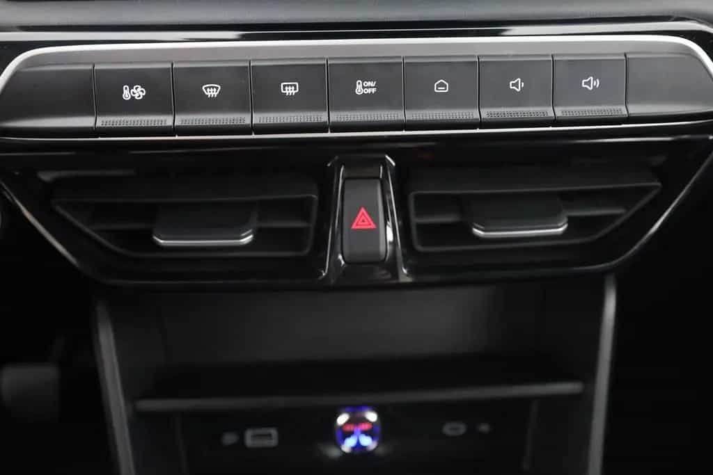 MG MG3 1.5 Comfort LED Navi Kamera 03/2025-photo-11
