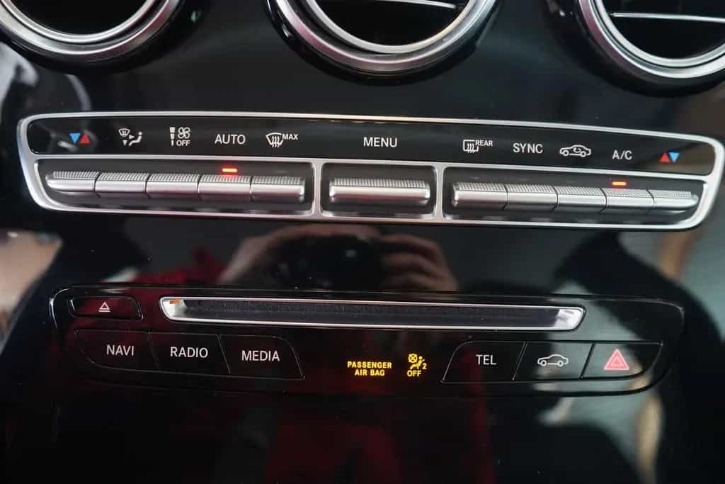 Mercedes-Benz GLC-Class 250 4Matic Standard LED Totwinkel Alcantara 09/2018-photo-16