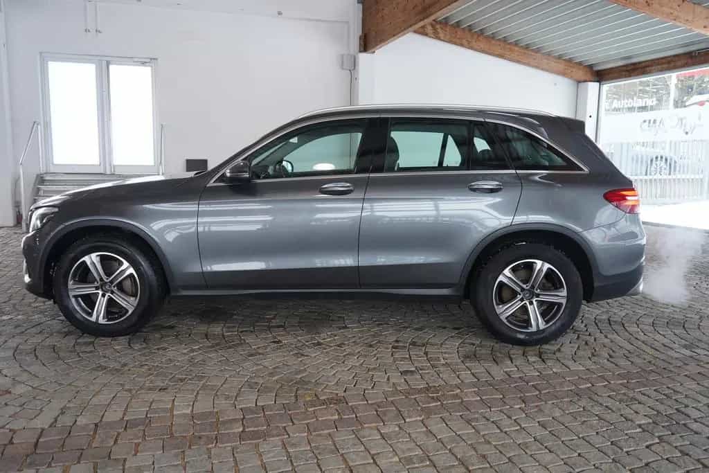 Mercedes-Benz GLC-Class 250 4Matic Standard LED Totwinkel Alcantara 09/2018-photo-2