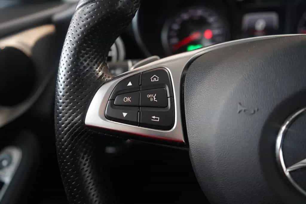 Mercedes-Benz GLC-Class 250 4Matic Standard LED Totwinkel Alcantara 09/2018-photo-20