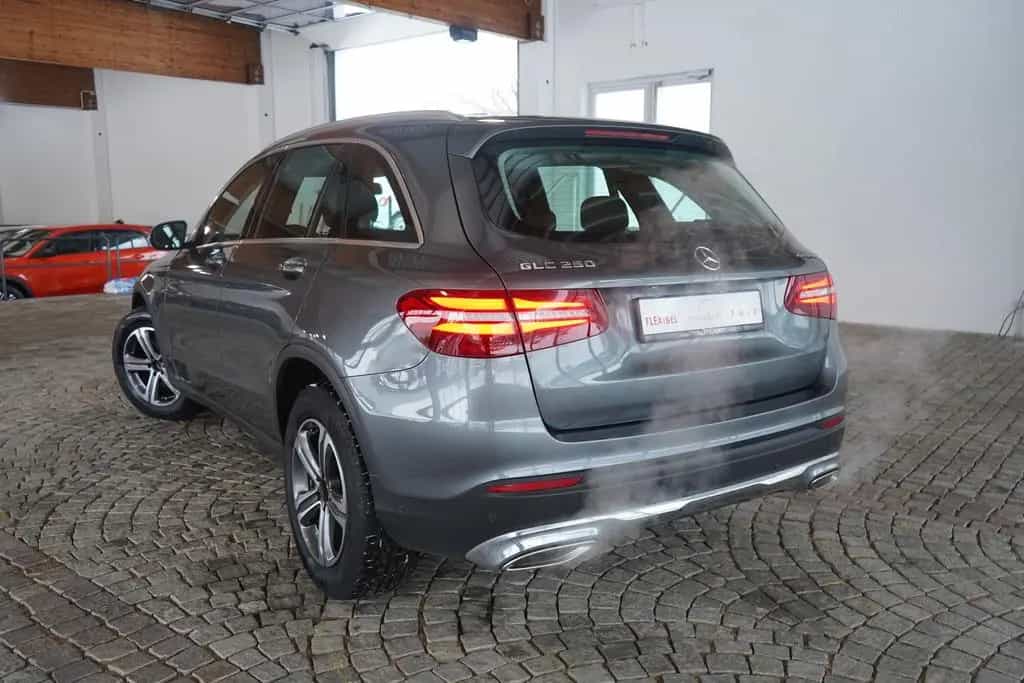 Mercedes-Benz GLC-Class 250 4Matic Standard LED Totwinkel Alcantara 09/2018-photo-3
