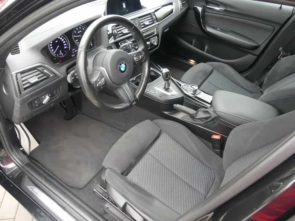 BMW 1 Series 09/2017-photo-11