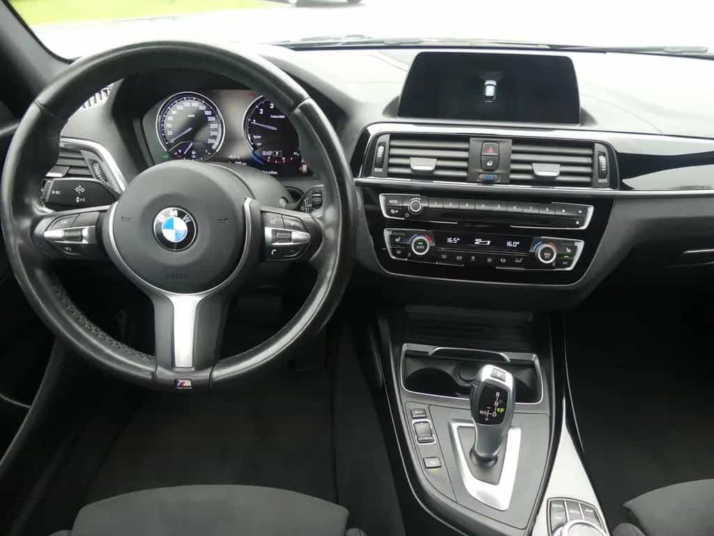 BMW 1 Series 09/2017-photo-15