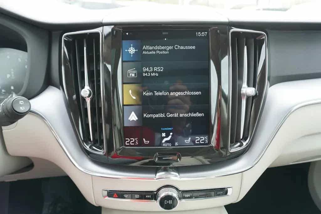 Volvo XC60 B5 AWD Momentum Pro Panorama Navi LED PDC 01/2020-photo-22