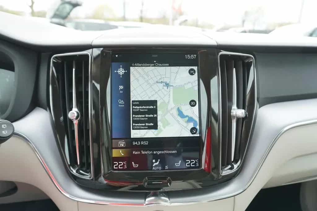 Volvo XC60 B5 AWD Momentum Pro Panorama Navi LED PDC 01/2020-photo-25