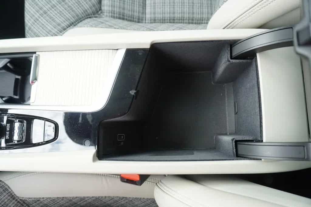 Volvo XC60 B5 AWD Momentum Pro Panorama Navi LED PDC 01/2020-photo-29