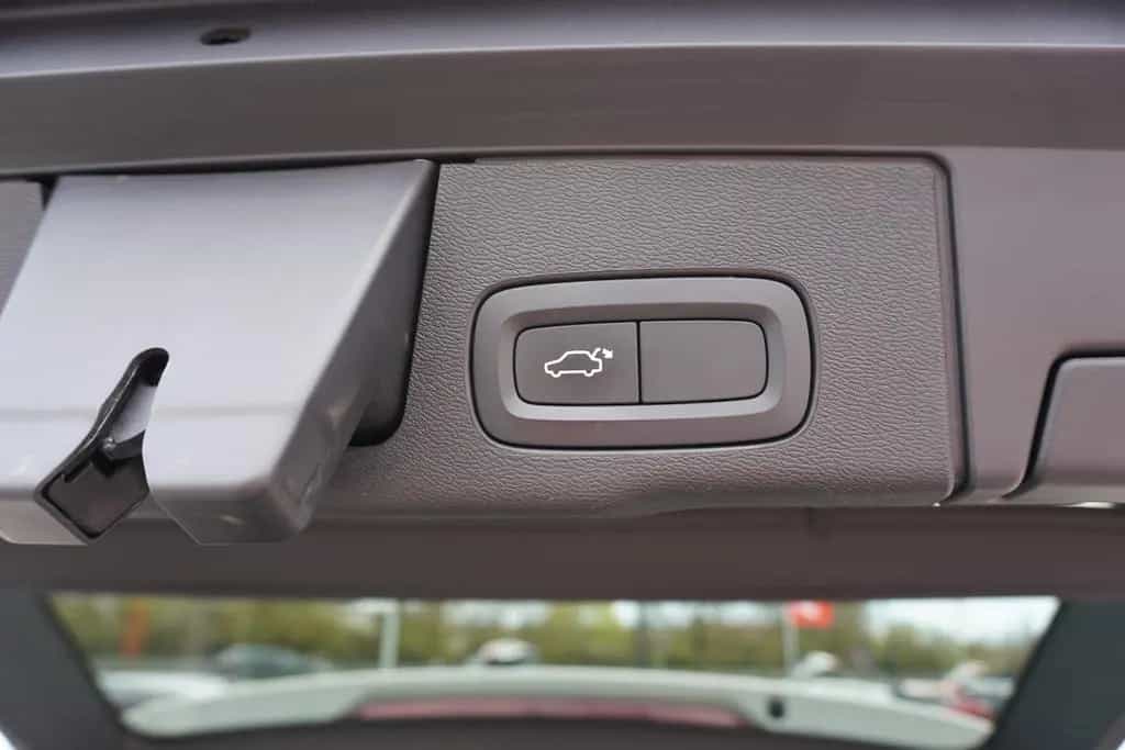 Volvo XC60 B5 AWD Momentum Pro Panorama Navi LED PDC 01/2020-photo-8