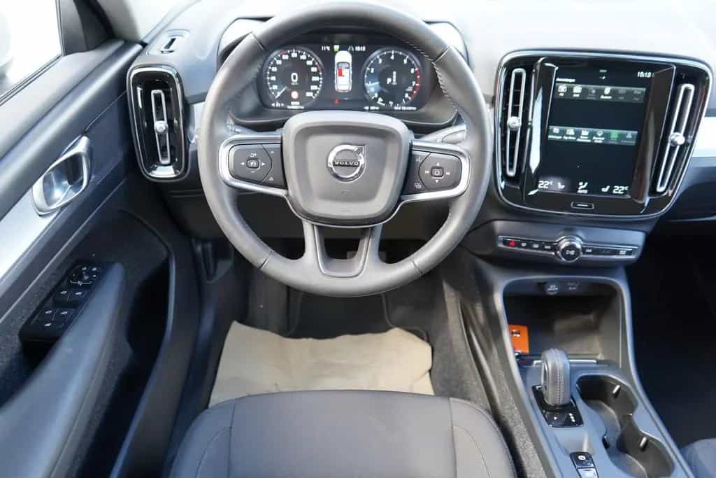 Volvo XC40 1.5 Momentum Pro 2WD 11/2020-photo-19