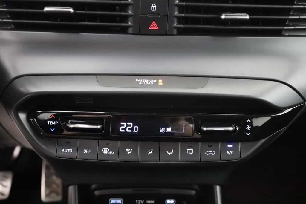 Hyundai BAYON 1.0T-GDI Aut. LED ACC Navi Kamera 12/2025-photo-11