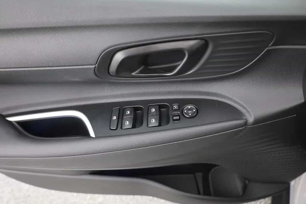 Hyundai BAYON 1.0T-GDI Aut. LED ACC Navi Kamera 12/2025-photo-22
