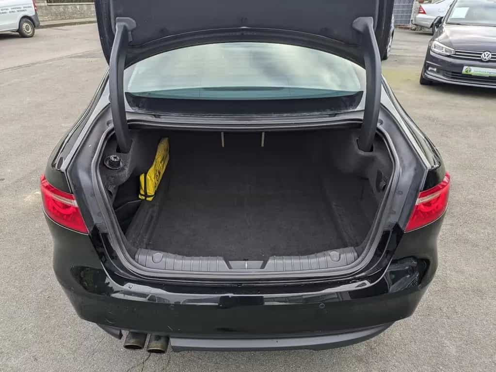 Jaguar XF Prestige Lim. 2.0 NAVI XENON LEDER 02/2017-photo-10