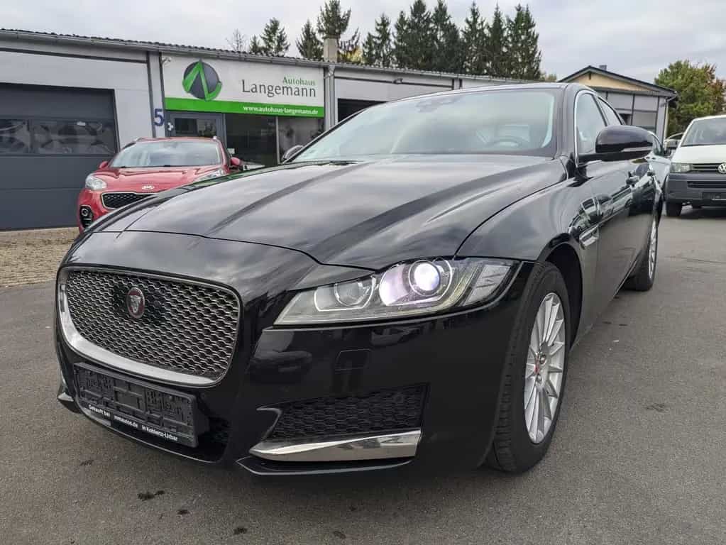 Jaguar XF Prestige Lim. 2.0 NAVI XENON LEDER 02/2017-photo-11