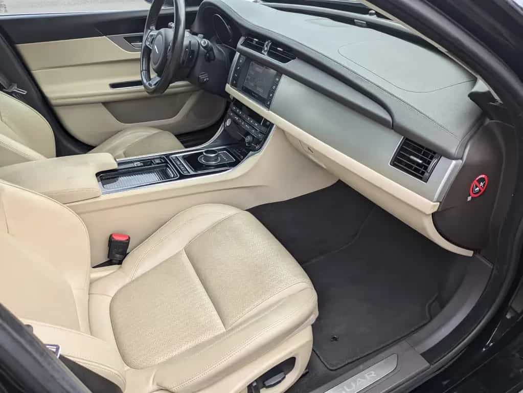 Jaguar XF Prestige Lim. 2.0 NAVI XENON LEDER 02/2017-photo-13
