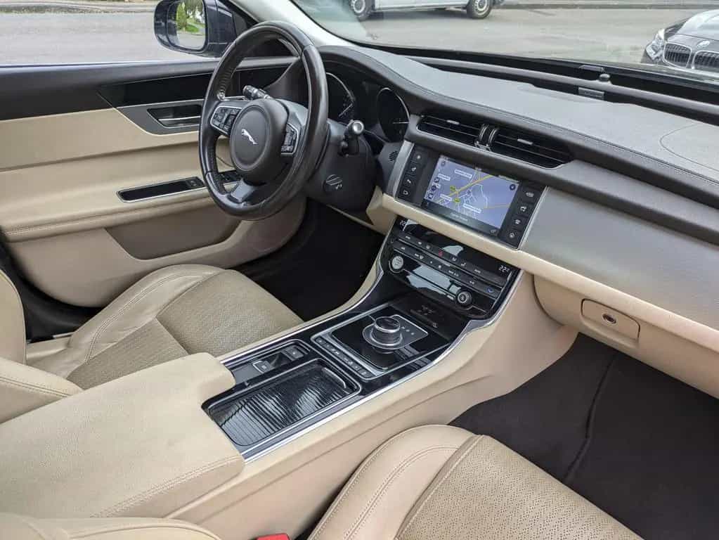 Jaguar XF Prestige Lim. 2.0 NAVI XENON LEDER 02/2017-photo-14