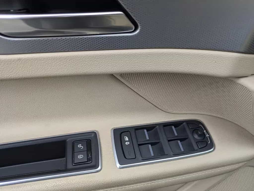 Jaguar XF Prestige Lim. 2.0 NAVI XENON LEDER 02/2017-photo-19