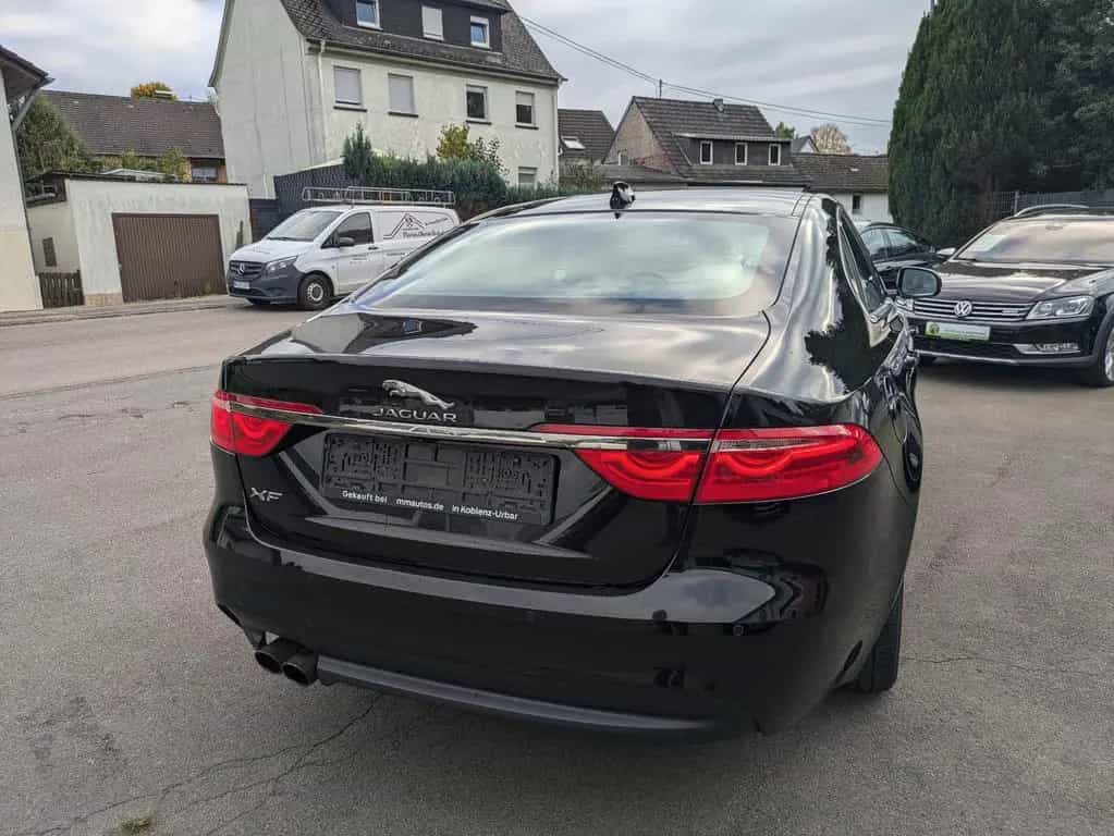 Jaguar XF Prestige Lim. 2.0 NAVI XENON LEDER 02/2017-photo-6
