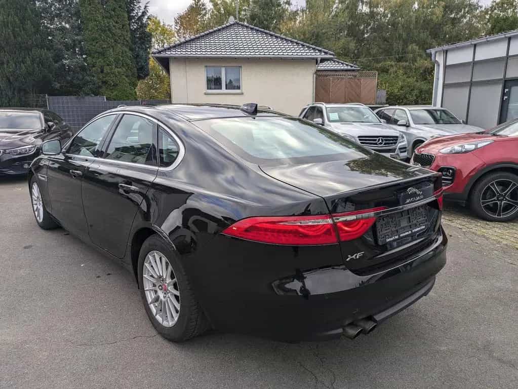 Jaguar XF Prestige Lim. 2.0 NAVI XENON LEDER 02/2017-photo-7